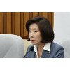 실검 1위 '라치몬트 산후조리원'..나경원, 원정출산 의혹 겨냥 실검 1위 '라치몬트 산후조리원'..나경원, 원정출산 의혹 겨냥