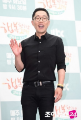  김제동, '조국 사태 침묵' , 황교안 삭발에 '애국가는 국민의례 때'~~~~~