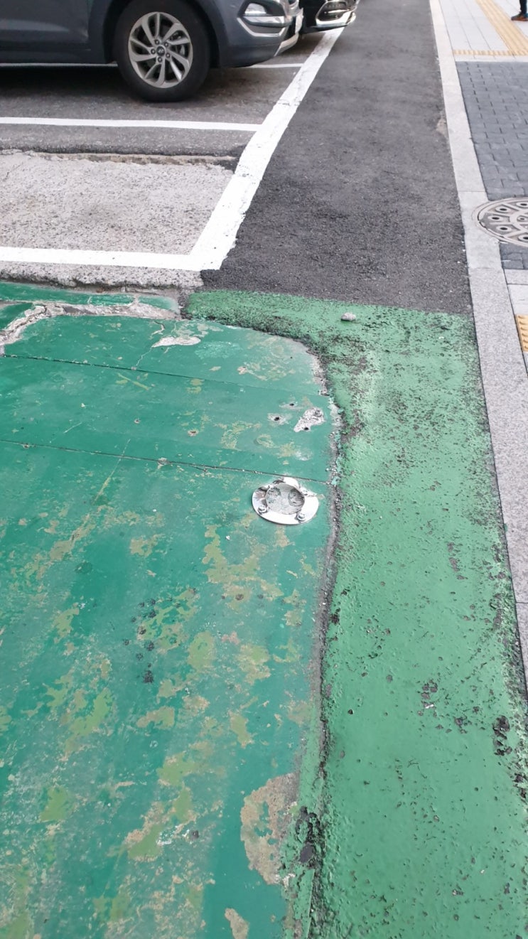  방이동 주차장에  주차 금지용  스텐 볼라드  설치합니다