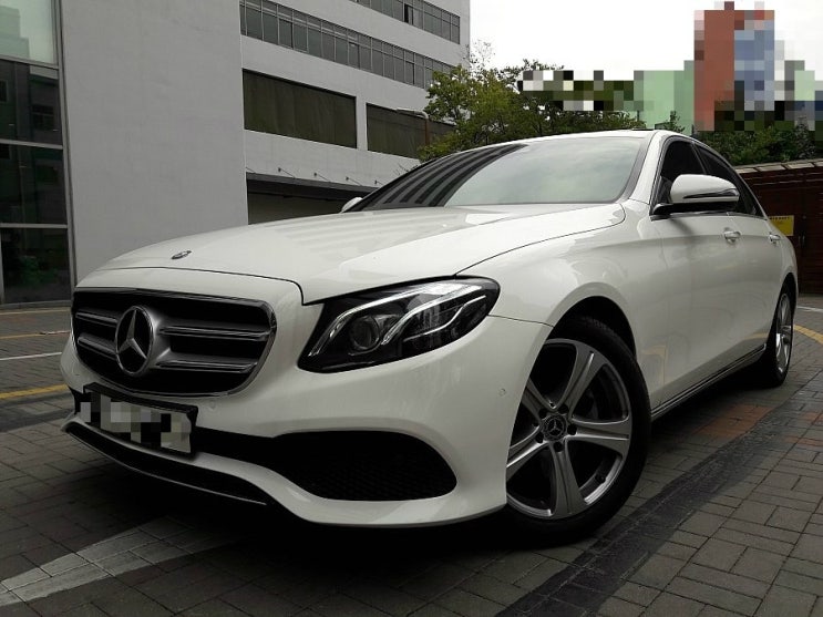  수입차 평가 - 벤츠 뉴E클래스 W213 E220d 아방가르드 중고차 평가와 시세분석