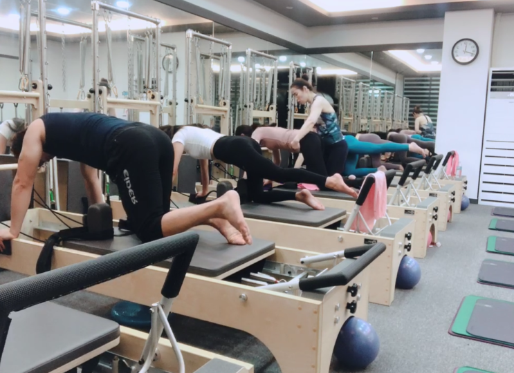  백석동 필라테스 소수 정예 그룹 수업의 장점!