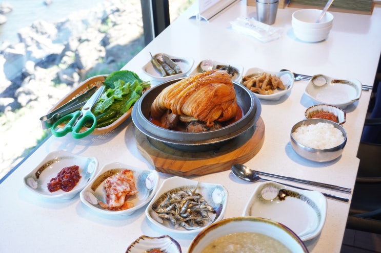  밥맛이 제맛인 제주 애월 맛집..