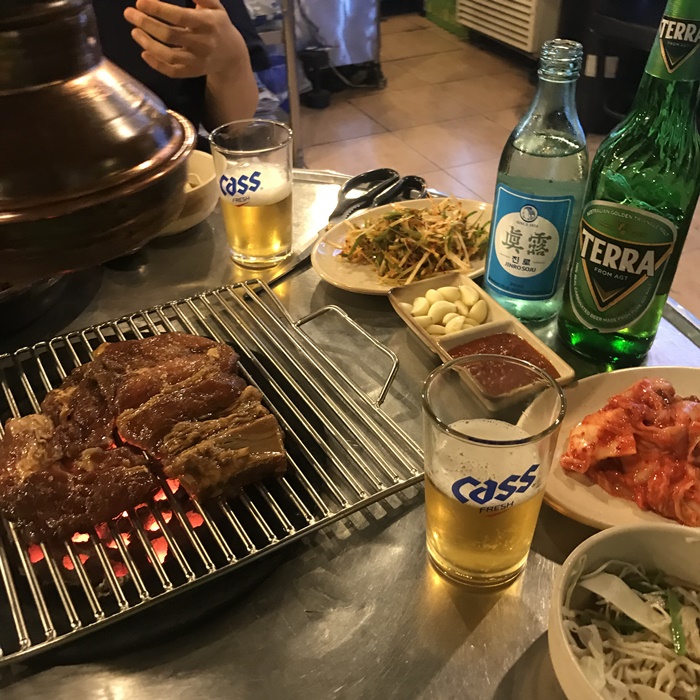  얼굴보고 살자