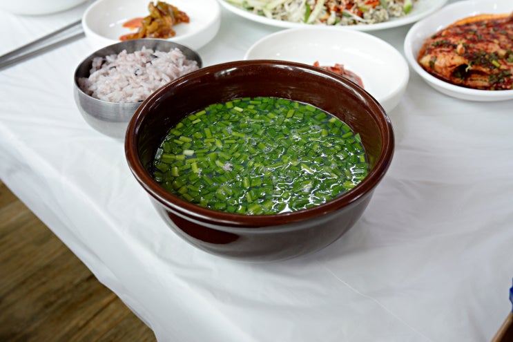  시원한 국물 일품인 하동 재첩국