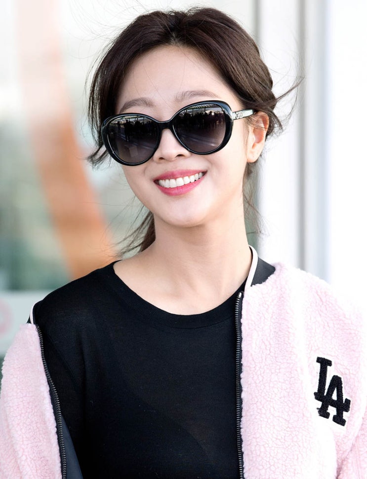 조보아 플리스 어디꺼? 엠엘비 양털 후리스래 