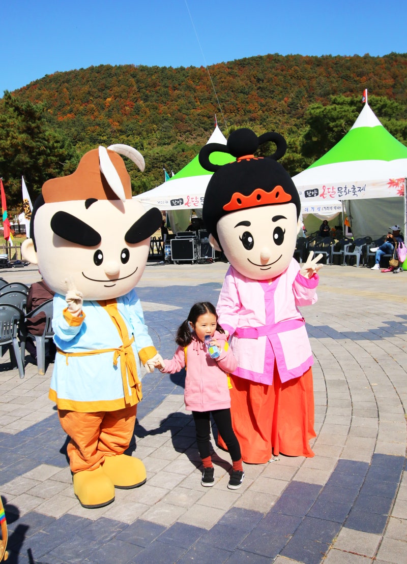 레몬 슈퍼 히어로, 과일 머리 영웅, 노란색 및 녹색 의상, 벡터 일러스트, 만화책 캐릭터, 감귤류 영웅, 자연 슈퍼 히어로, 식물  캐릭터, 디지털 아트, 판타지 캐릭터 디자인, png | PNGEgg, image size:800x1110