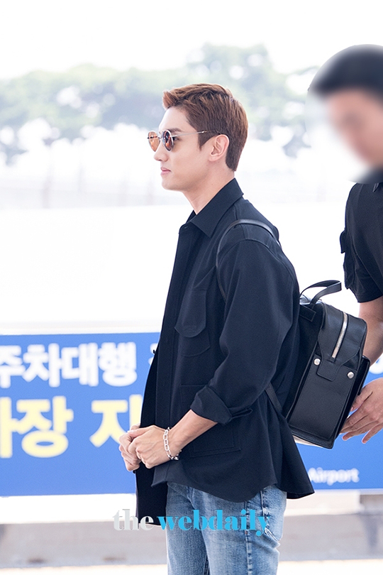  동방신기 최강창민 공항패션 속 팔찌는 마마카사르!