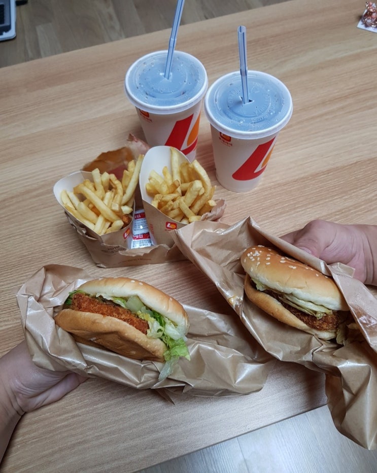  롯데리아 오징어버거 무료 세트 업그레이드 방법