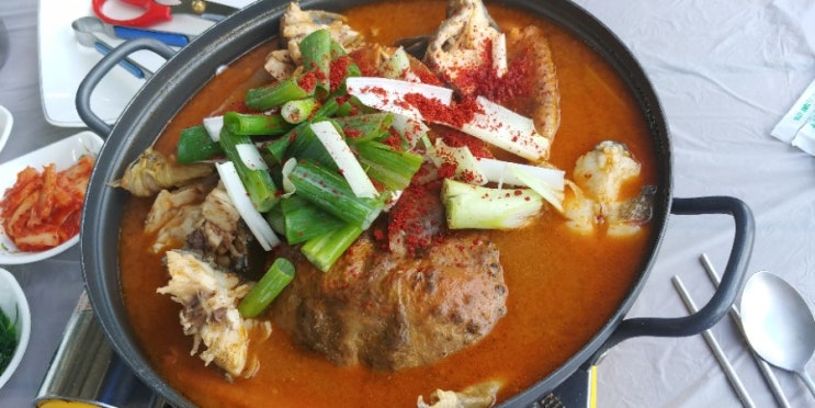 고성 청진호 횟집에서 매운탕 먹었어요. 맛은 굿! 서비스는 ㅠㅠ