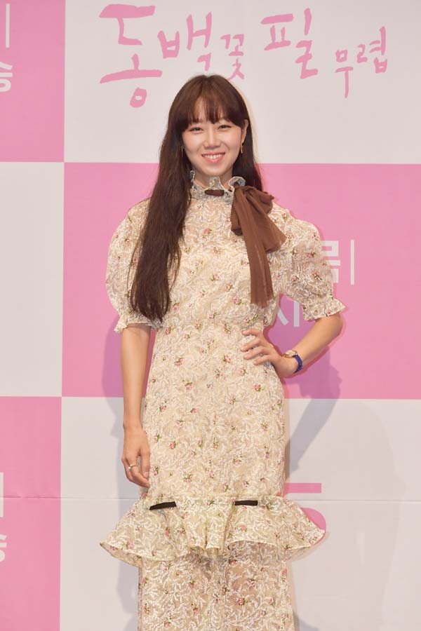  생활밀착형 치정 로맨스 동백꽃 필 무렵 시청률 8.3%로 수, 목 드라마 중 1위라네요~