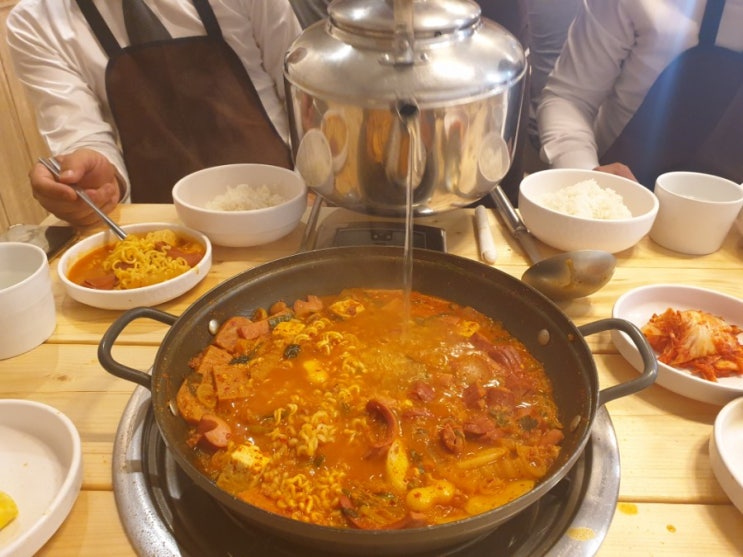 다시먹어도 맛있는 서우부대찌개 반곡동맛집