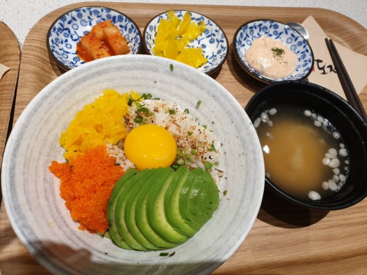  신세계백화점 도제에서 명란아보카도덮밥&스테이크덮밥 먹기