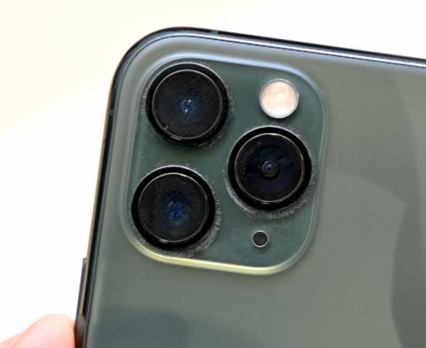 애플,아이폰11시리즈 카메라 먼지가 모여 논란