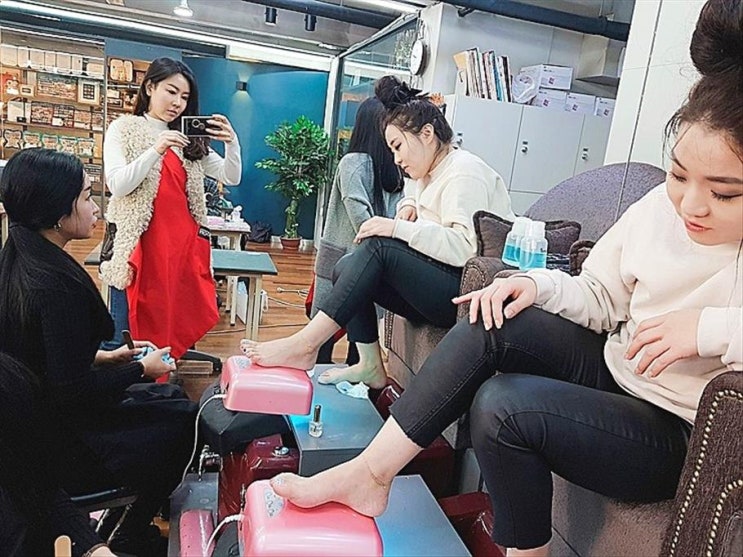  창원네일미용학원 창원이손네일학원에서 페디큐어 수업을~