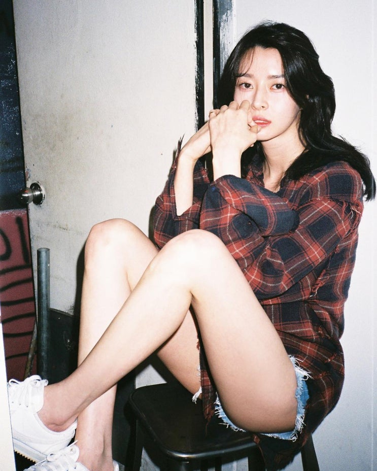 권나라 걸그룹 해체 후 배우 전향 '걸그룹 최고 몸짱은 여전' 권나라 걸그룹 해체 후 배우 전향 '걸그룹 최고 몸짱은 여전'