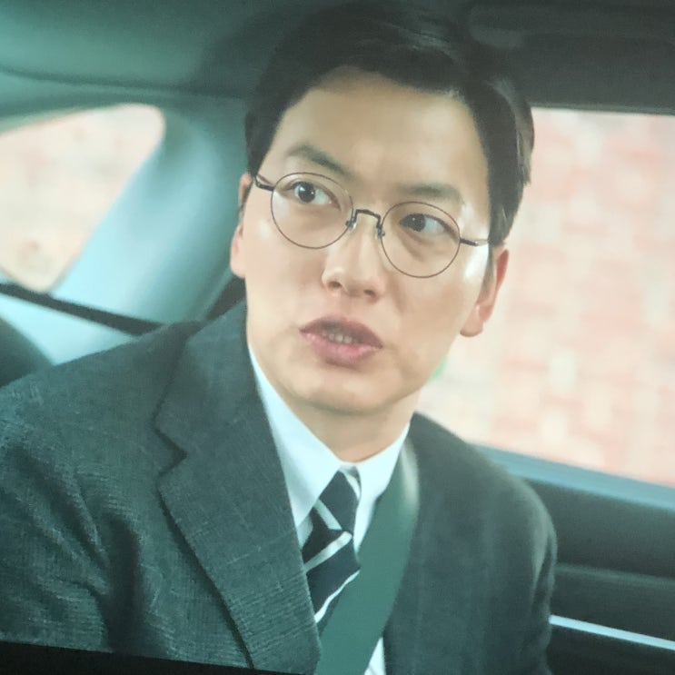  쌉니다 천리마마트 의 점장 문석구 안경 / 뮤지크 네오 이동휘 안경 소개드립니다.