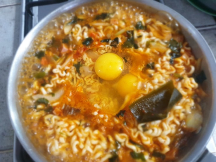  태풍 타파에 집에서 먹는 분식요리