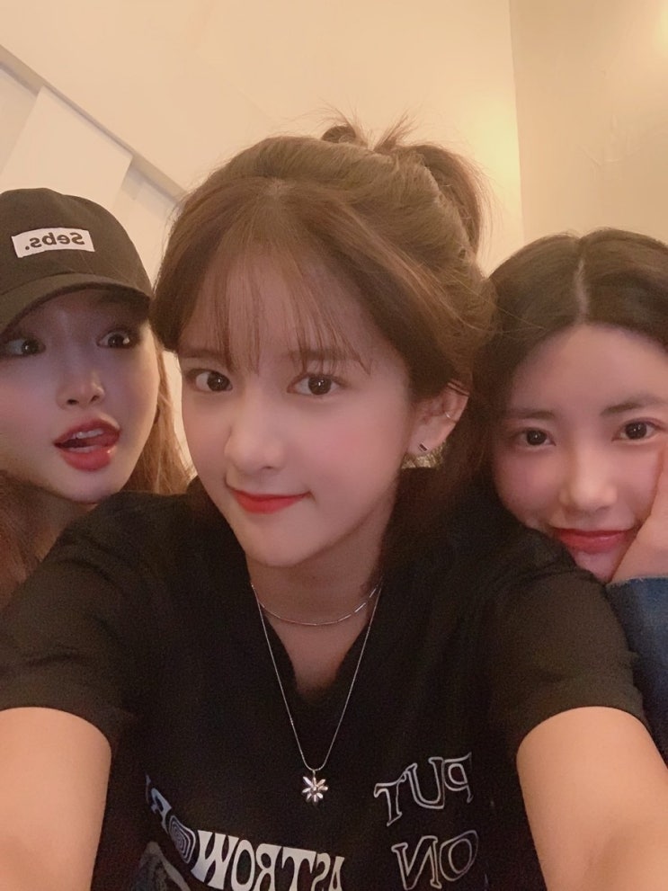  190921 우주소녀 공식트위터 엑시(By김청하&기희현)