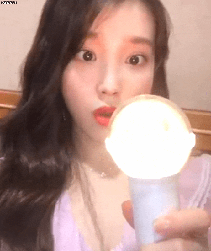  팬미팅에서 밝힌 아이유의 새 앨범, 새 콘서트 그리고 델루나비하인드썰