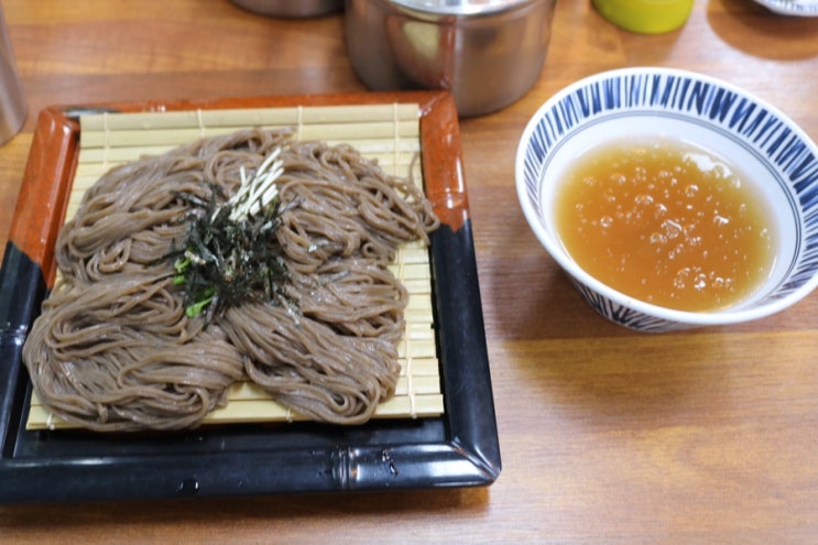  광교 법조타운 맛집 모우만에서 모밀과 돈까스 먹었어요