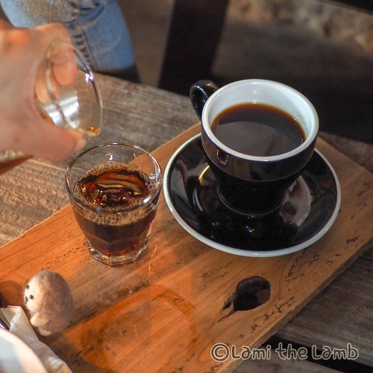 노래&양 2박3일 제주 여행 (7) 커피가 맛있는 앤트러사이트 제주한림점