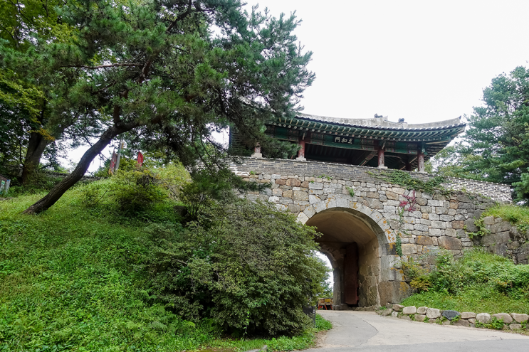  유네스코 세계문화유산으로 등재된 남한산성[南漢山城] 522.1m