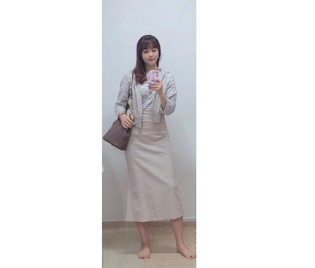  ootd / 직장인 출근룩 / 잔 줄무늬티 / 머메이드 치마(베이지) / 가을느낌의 평범한 일상룩
