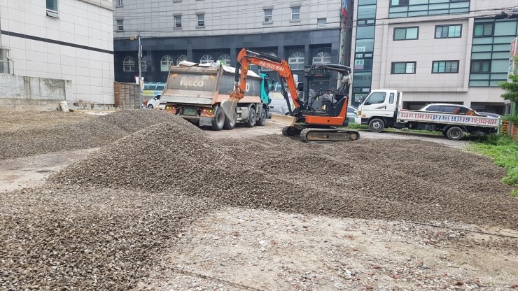  토목공사 설비 조경 철거 배수로공사 트랜지공사 우수관공사 하수도보수 건축터파기 주차장공사 바로중기 굴삭기 포크레인 미니굴삭기 중장비 덤프 각종공사 시공 철거 임대 대여 작업  미니굴삭기매매 미니포크레인매매 렌탈