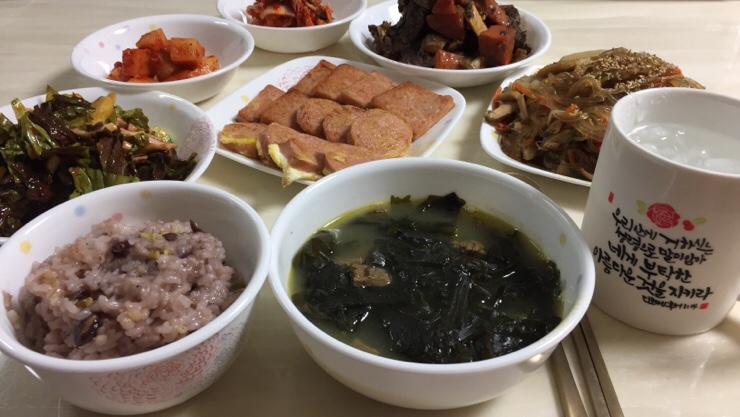  오늘은 하루를 특별하게 시작합니다^^