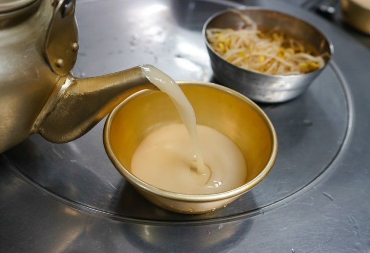  광명시장 진미보쌈, 찹쌀로 빚은 전통적 막걸리
