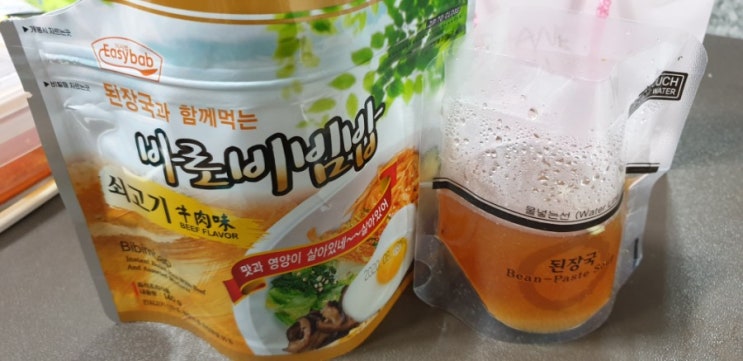  우리집   미스터 리  식량   전투식량으로  버티기     꿀꽃히브의  소중함을  알까?