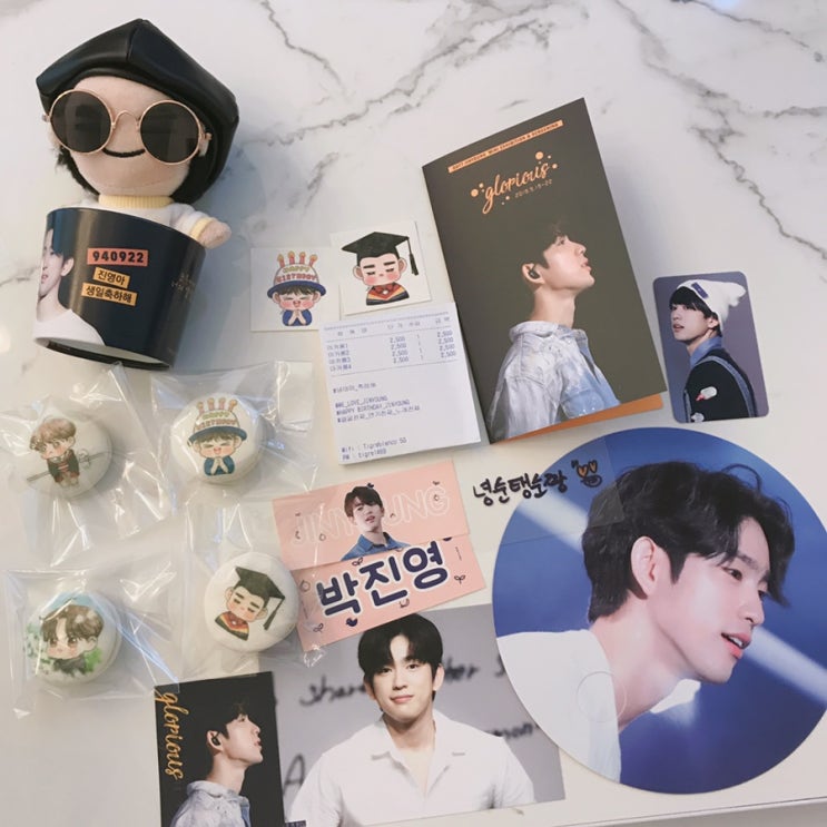  갓세븐 진영 생일카페 방문