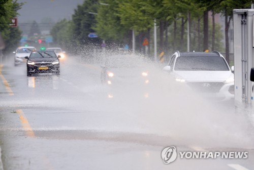  [오늘날씨] ‘추분’, 태풍 타파 영향 벗어도 강원·경상 아침까지 많은 비···낮 최고 25도