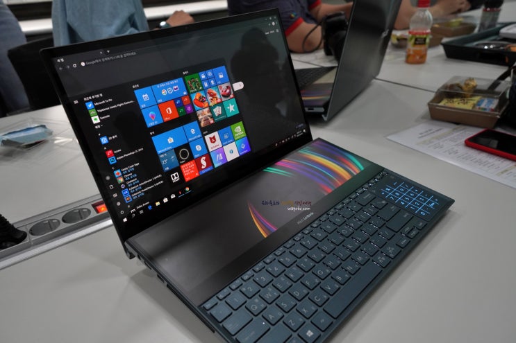  신개념 노트북 ASUS 젠북 UX581, 누구에게 필요할까?