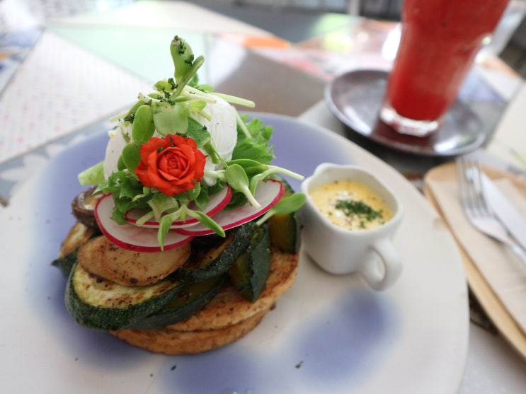  [혼자 치앙마이 한달살기 #22] 브런치가 맛있는 SS1254372 cafe & 갤러리 씨스케이프 / 님만해민 예쁜 카페 On cloud nine / 원님만 그래프 (Graph)