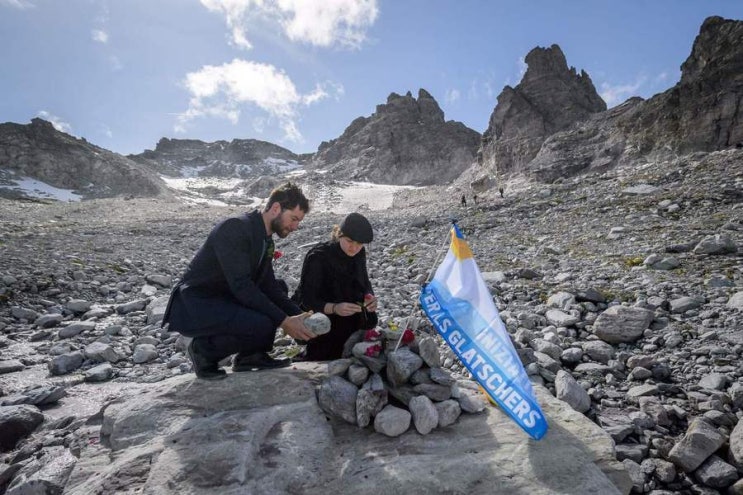 빙하의 죽음…스위스 알프스 산정의 빙하 장례식