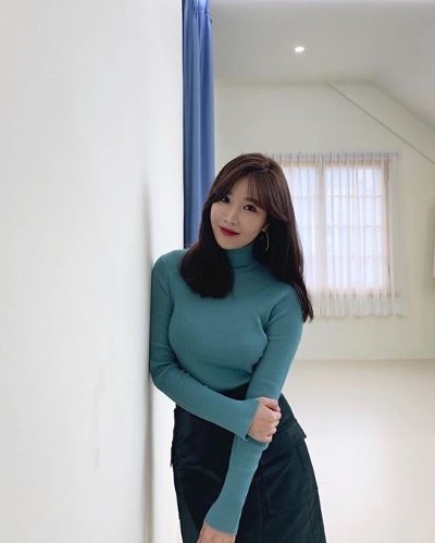 다비치 이해리 인스타그램 SNS 그린 스커트 패션 정보!