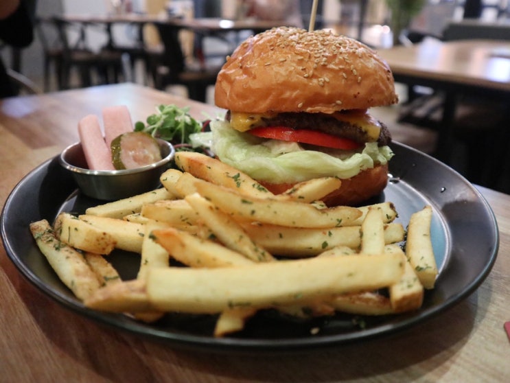  경복궁 수제버거 맛집은 버거그루 72 클래식 치즈버거 추천!