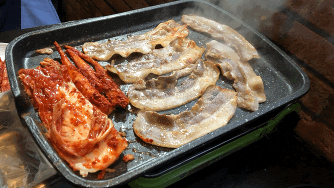  압구정 맛집 - 호돌이식당 / 압구정로데오 냉동삼겹살 맛집 추천