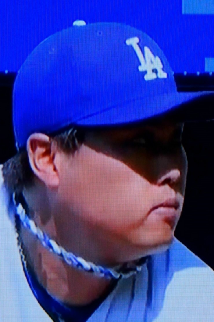 '월드몬스터' 류현진 투수 MLB데뷔 첫 홈런으로 시즌13승 자축!