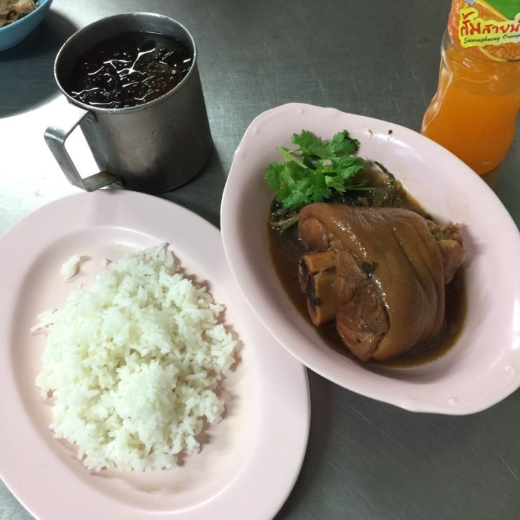  방콕 족발 덮밥  (Charoensang Silom )/ 짜런썡실롬 / 스트리트푸드파이터방콕/ 족발덮밥 /방콕 맛집 / 족발 덮밥 /방콕 맛집 /방콕 아침 식당 