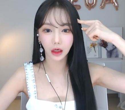  박서아 성형전 브레이브걸스 당시의 모습과 현재의 모습 비교