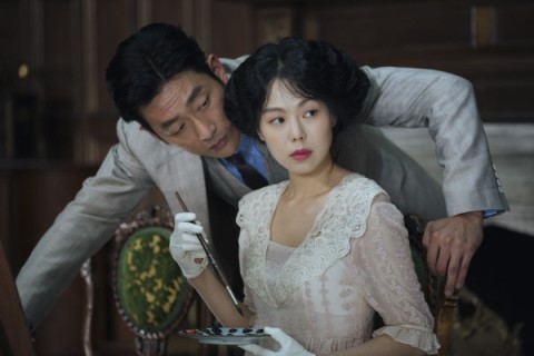  [강유정의 영화로 세상읽기] 불편한 ‘아가씨’는 누구의 아가씨인가