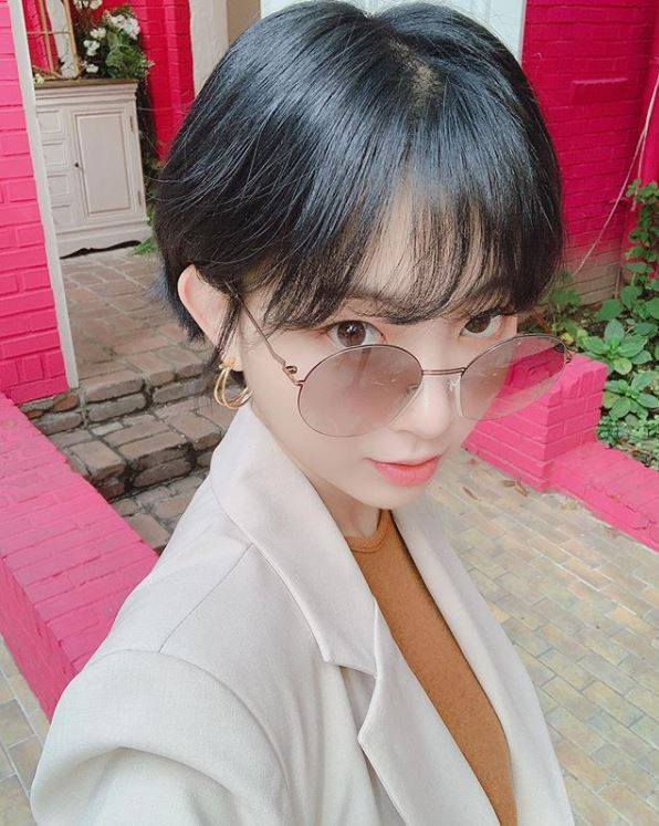 [bibyseob]레이디스코드- "주니"의 완벽핏 셋업패션 '''수트 여신!!️