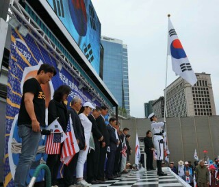  궁지에 몰린 민주당, 조국자택 압수수색에 발끈!