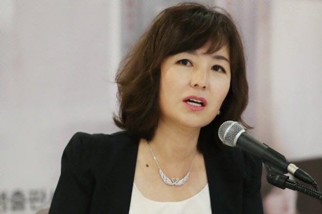  공지영 발언, 우리가 조국이다 시민들 감동이다