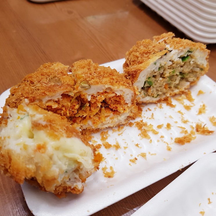  강릉 중앙시장 왔으면 어묵 고로케는 먹고 가야지!