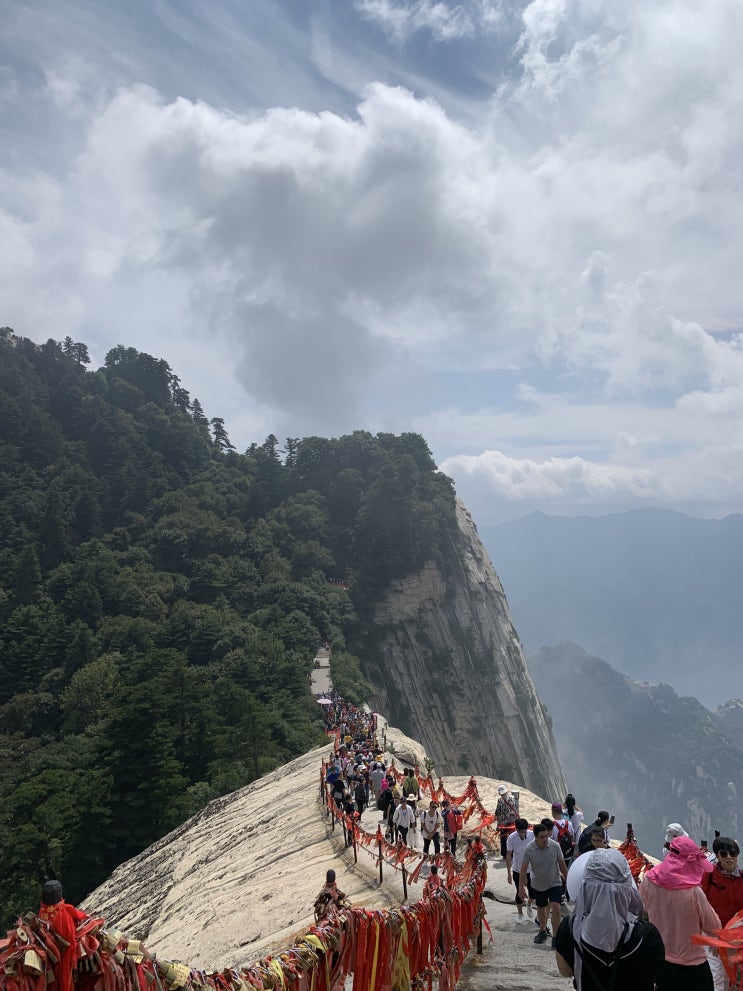  산시성 시안(西安): 달마시안을 닮은 화산(华山) | 세상에서 가장 위험한 길, 장공잔도(长空栈道)