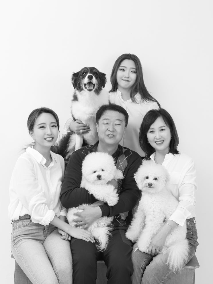 대전 궁동 사진관 : 사랑하는 반려견과 함께 가족사진 촬영