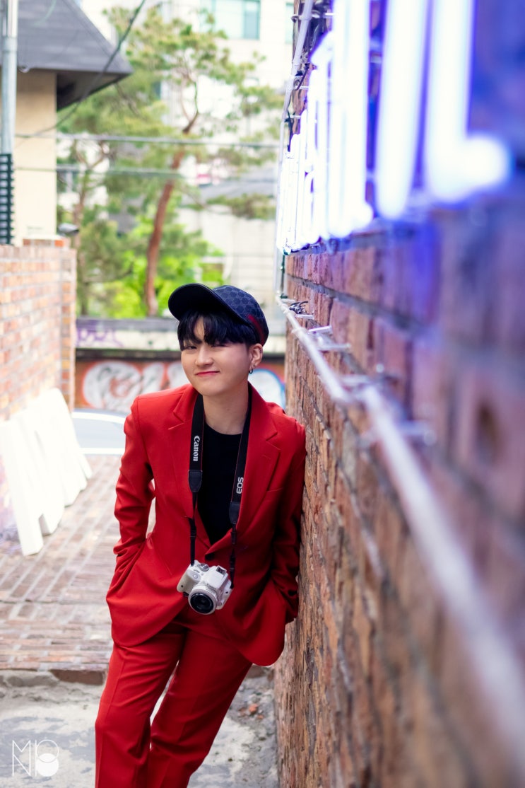  20190429_홍대_red suit